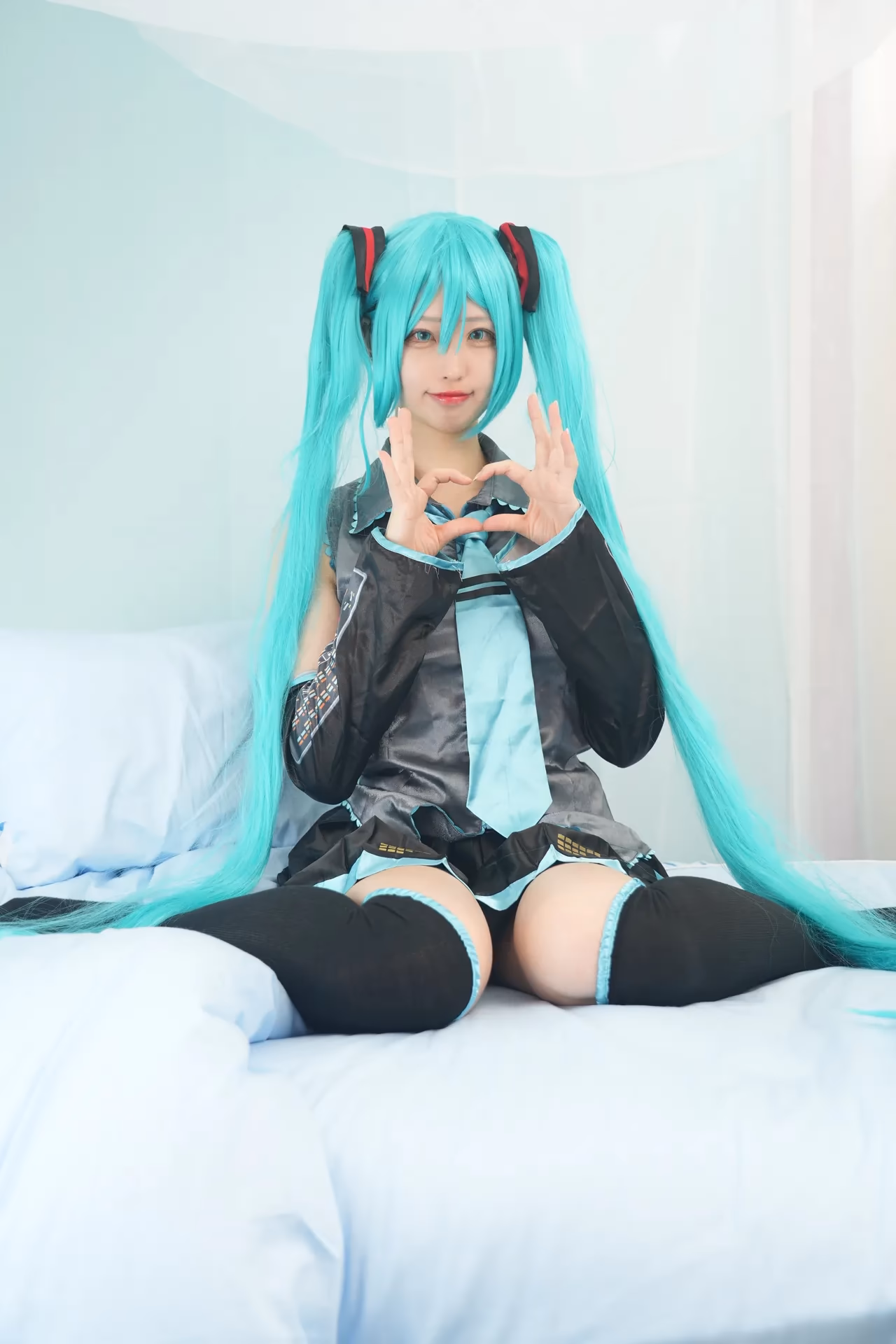 Shion Kyouwakoku as Hatsune Miku — cosplay photo 63 of 89