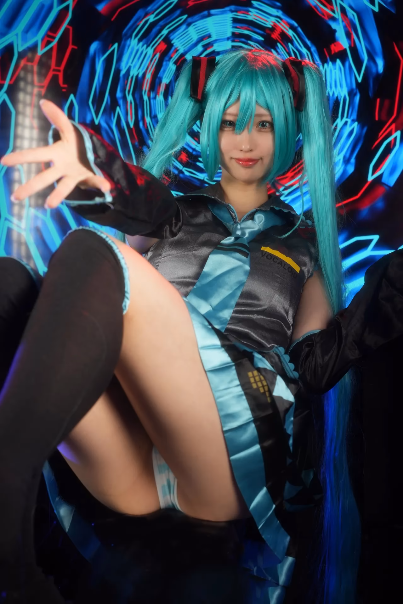 Shion Kyouwakoku as Hatsune Miku — cosplay photo 76 of 89