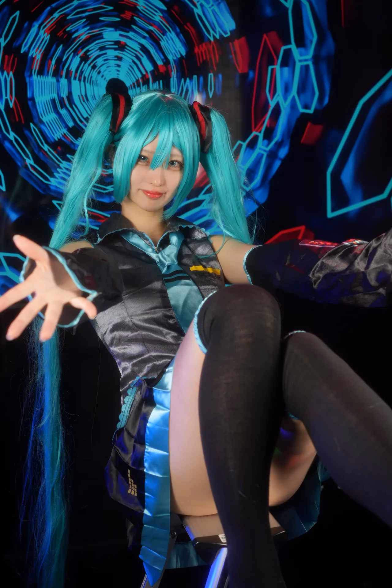 Shion Kyouwakoku as Hatsune Miku — cosplay photo 77 of 89