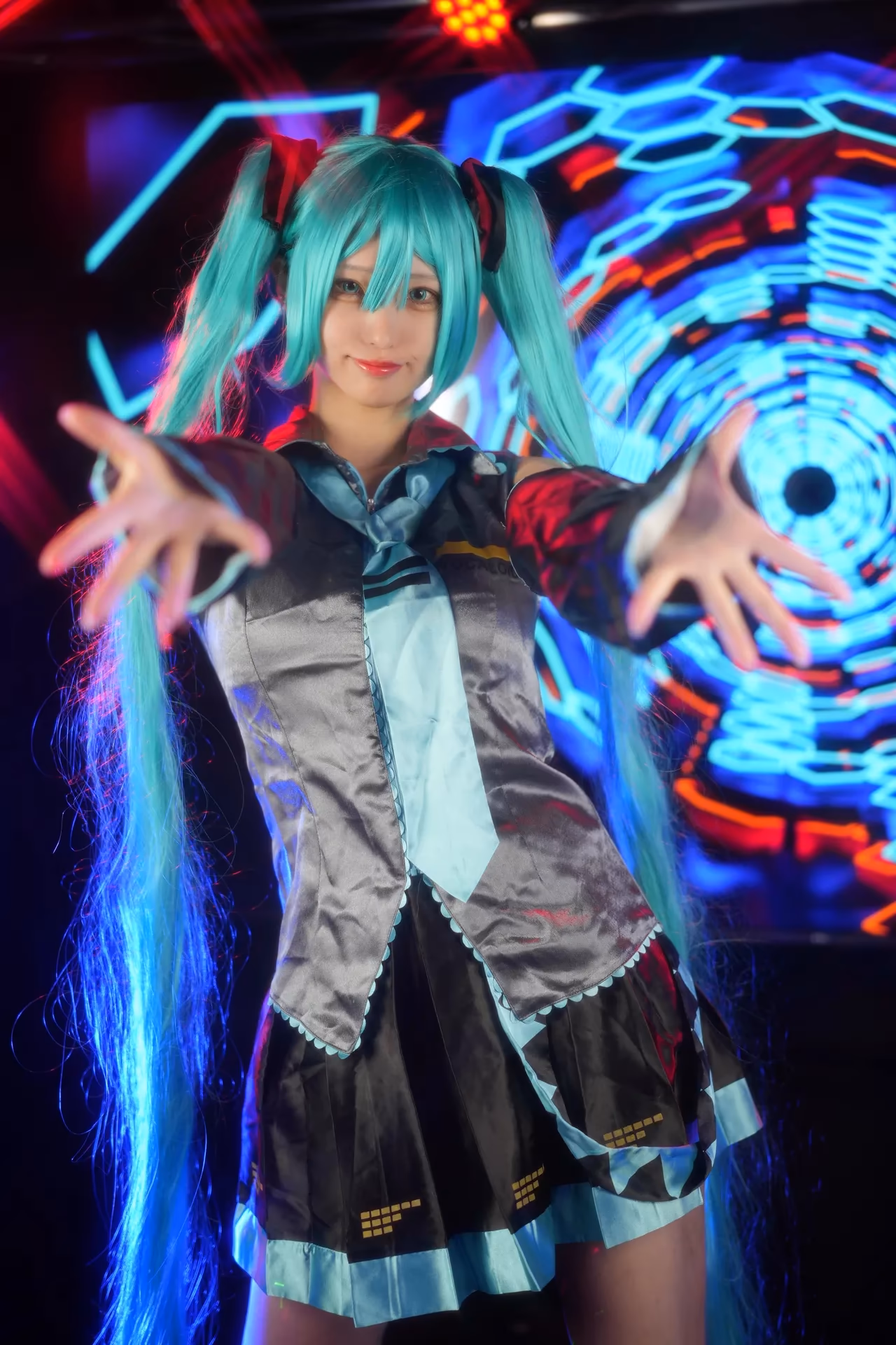 Shion Kyouwakoku as Hatsune Miku — cosplay photo 78 of 89