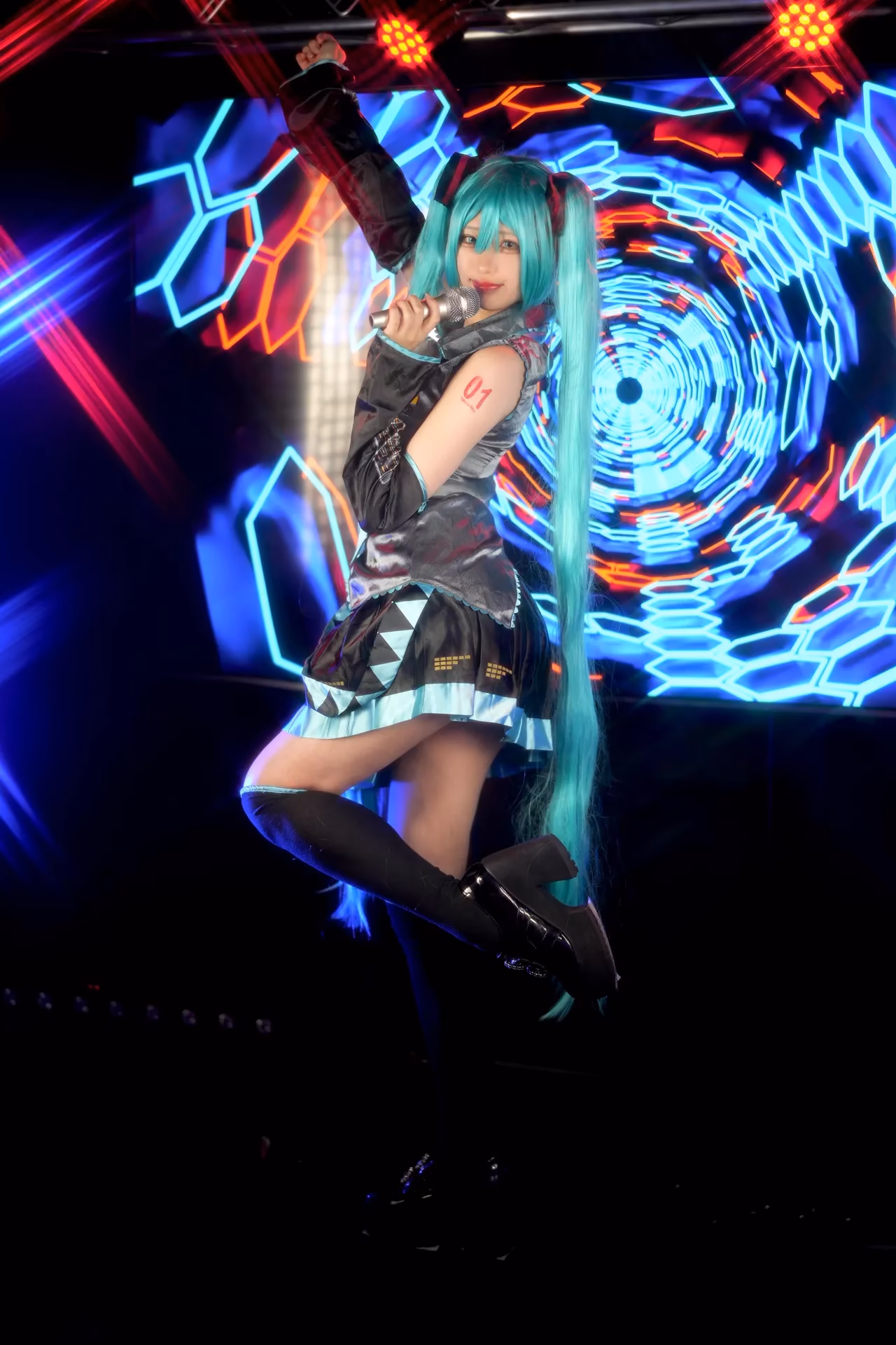Shion Kyouwakoku as Hatsune Miku — cosplay photo 79 of 89