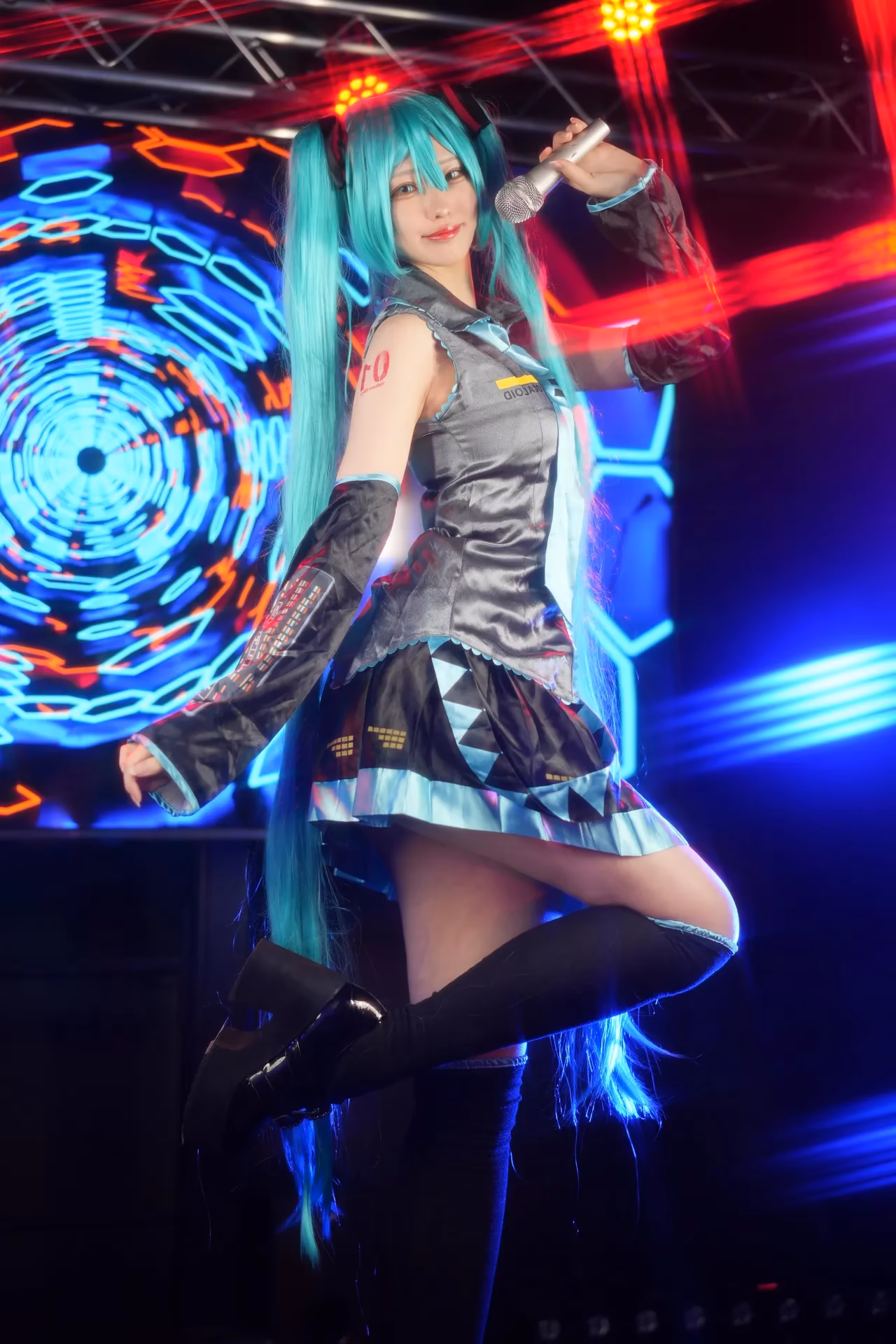 Shion Kyouwakoku as Hatsune Miku — cosplay photo 82 of 89