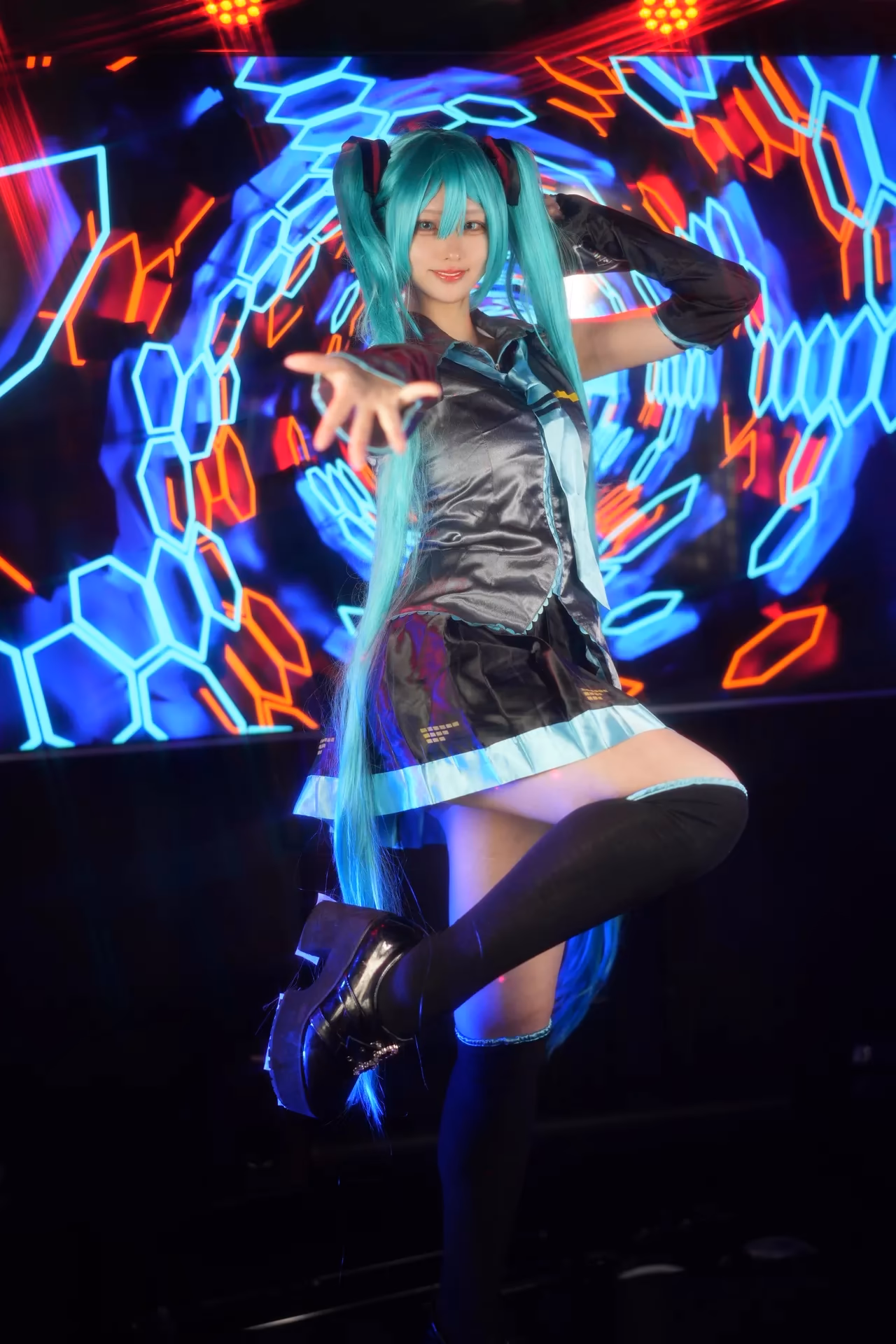 Shion Kyouwakoku as Hatsune Miku — cosplay photo 83 of 89