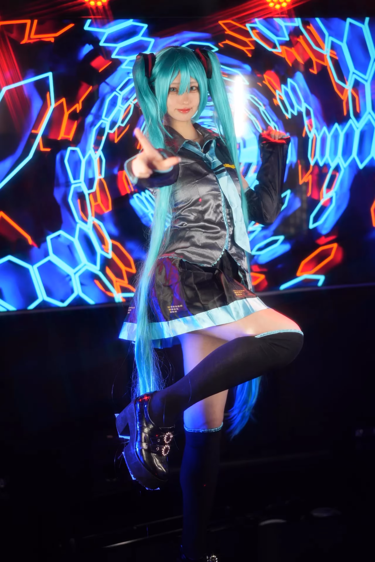 Shion Kyouwakoku as Hatsune Miku — cosplay photo 84 of 89