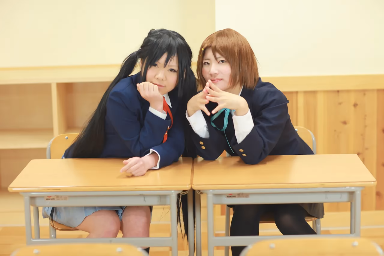 Tanaka Mana as Azusa Nakano and Yui Hirasawa — cosplay photo 11 of 498