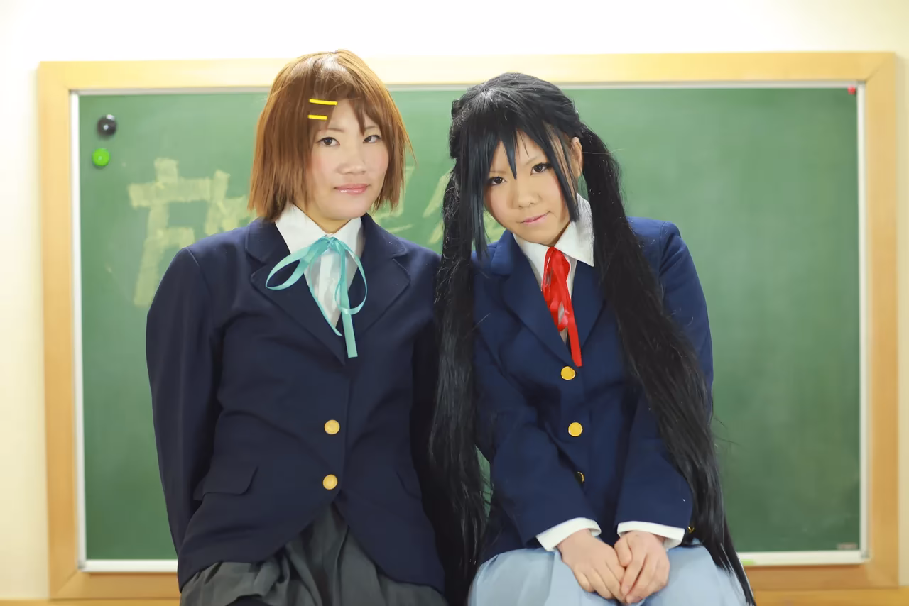 Tanaka Mana as Azusa Nakano and Yui Hirasawa — cosplay photo 16 of 498