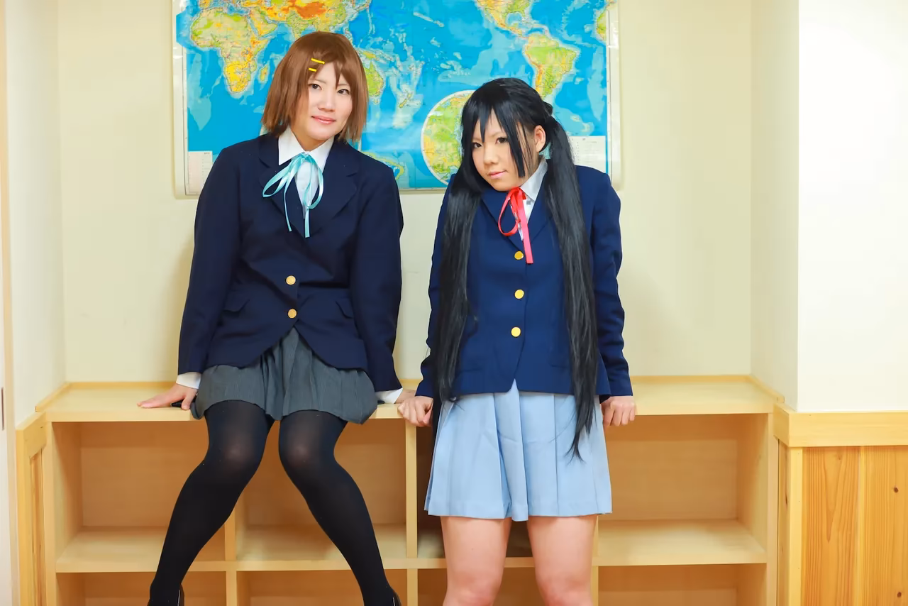Tanaka Mana as Azusa Nakano and Yui Hirasawa — cosplay photo 2 of 498