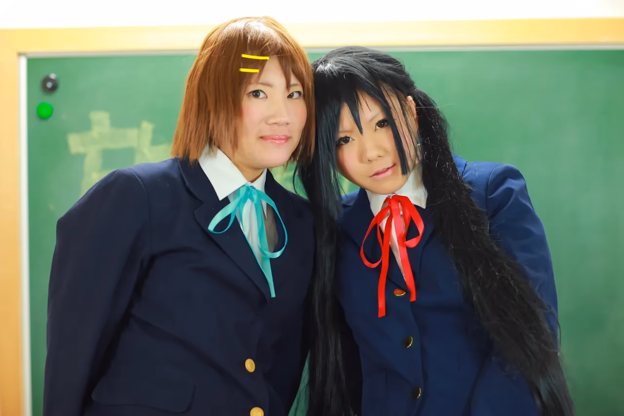Tanaka Mana as Azusa Nakano and Yui Hirasawa — cosplay photo 20 of 498
