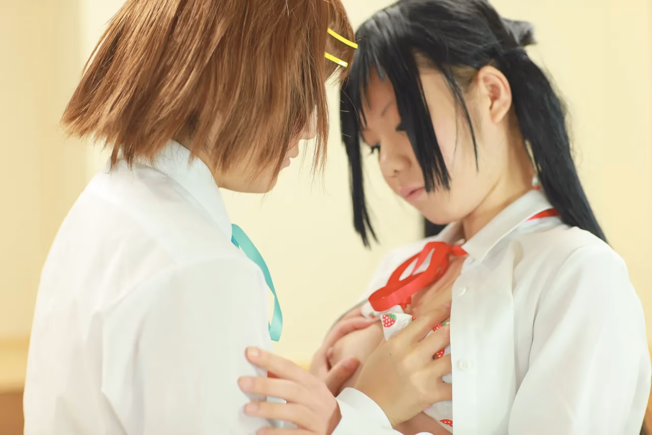 Tanaka Mana as Azusa Nakano and Yui Hirasawa — cosplay photo 268 of 498