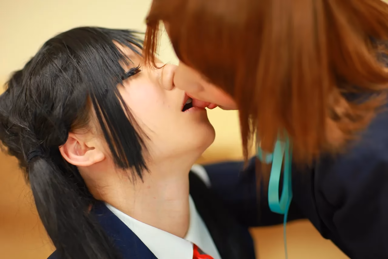 Tanaka Mana as Azusa Nakano and Yui Hirasawa — cosplay photo 32 of 498