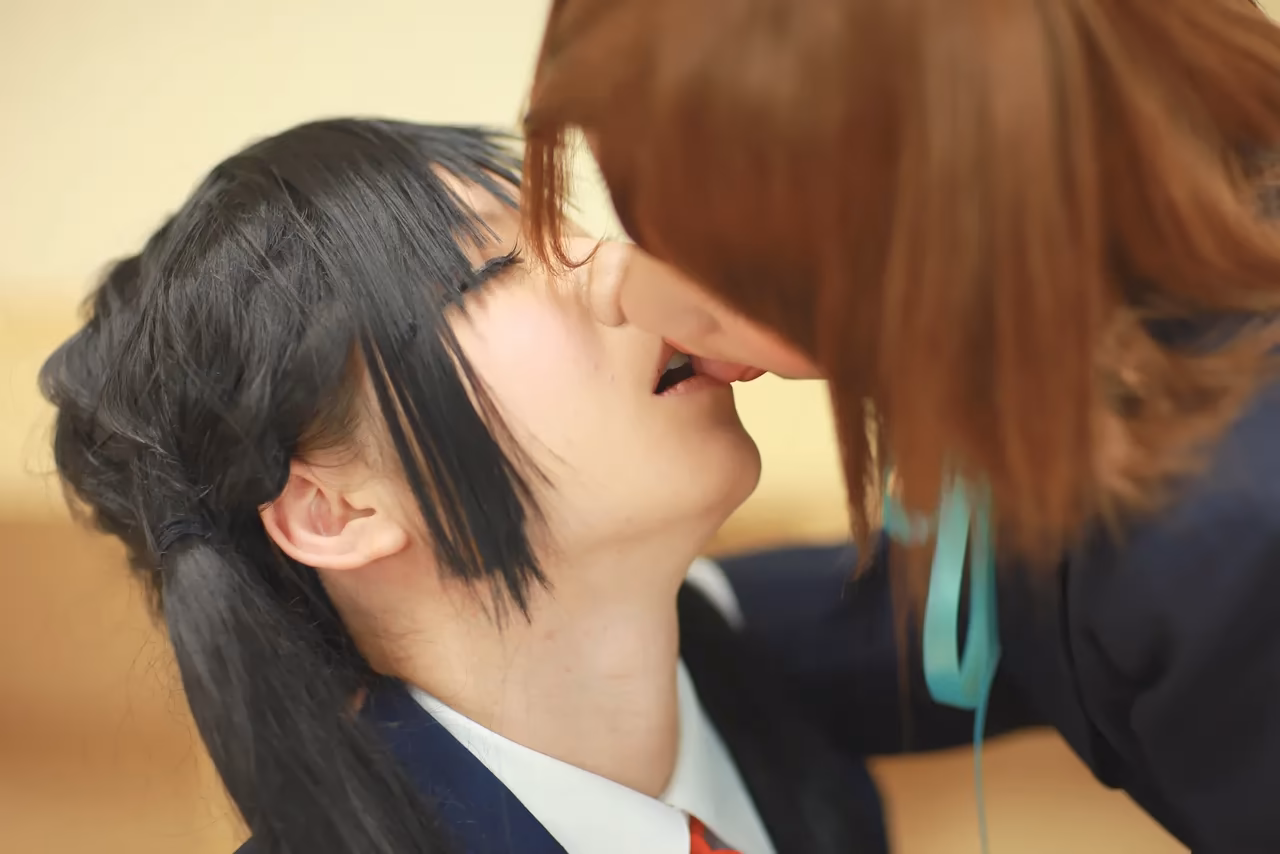 Tanaka Mana as Azusa Nakano and Yui Hirasawa — cosplay photo 33 of 498