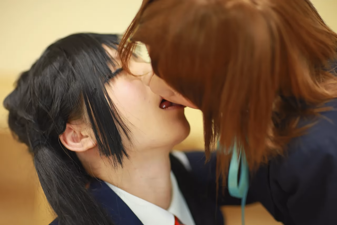 Tanaka Mana as Azusa Nakano and Yui Hirasawa — cosplay photo 36 of 498