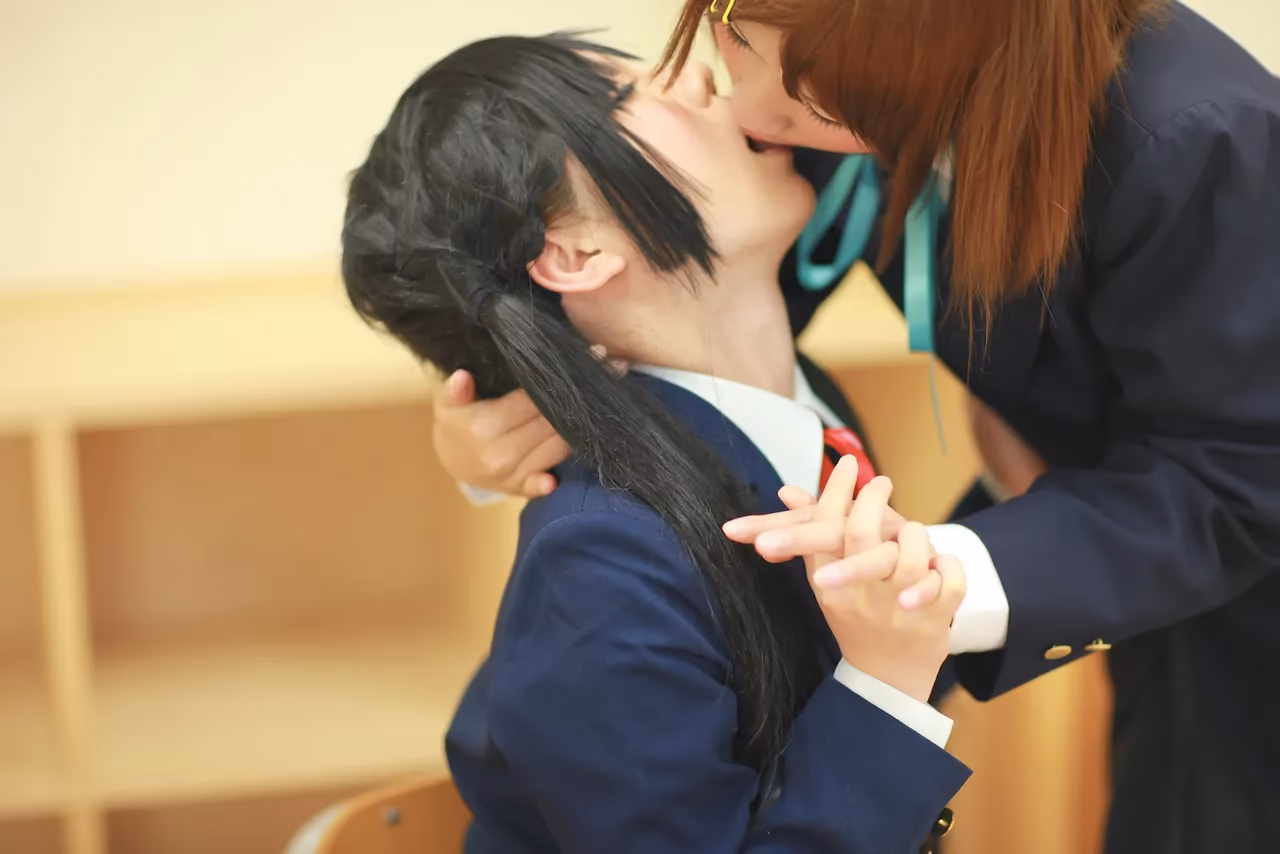 Tanaka Mana as Azusa Nakano and Yui Hirasawa — cosplay photo 39 of 498