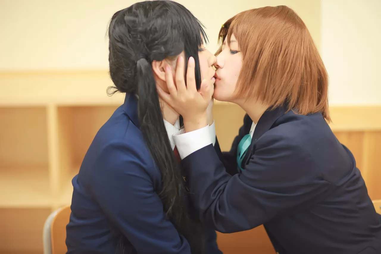 Tanaka Mana as Azusa Nakano and Yui Hirasawa — cosplay photo 41 of 498