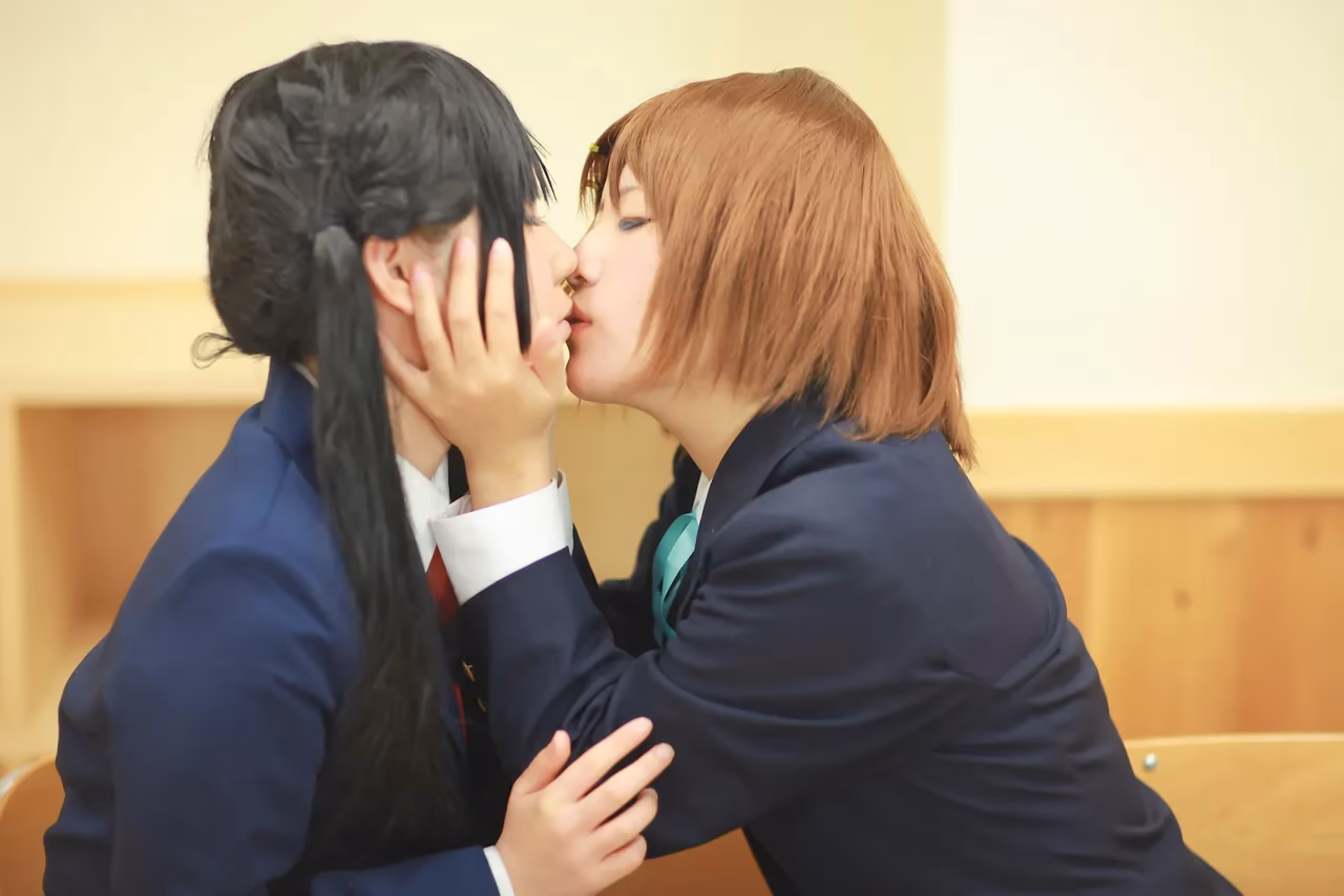 Tanaka Mana as Azusa Nakano and Yui Hirasawa — cosplay photo 43 of 498