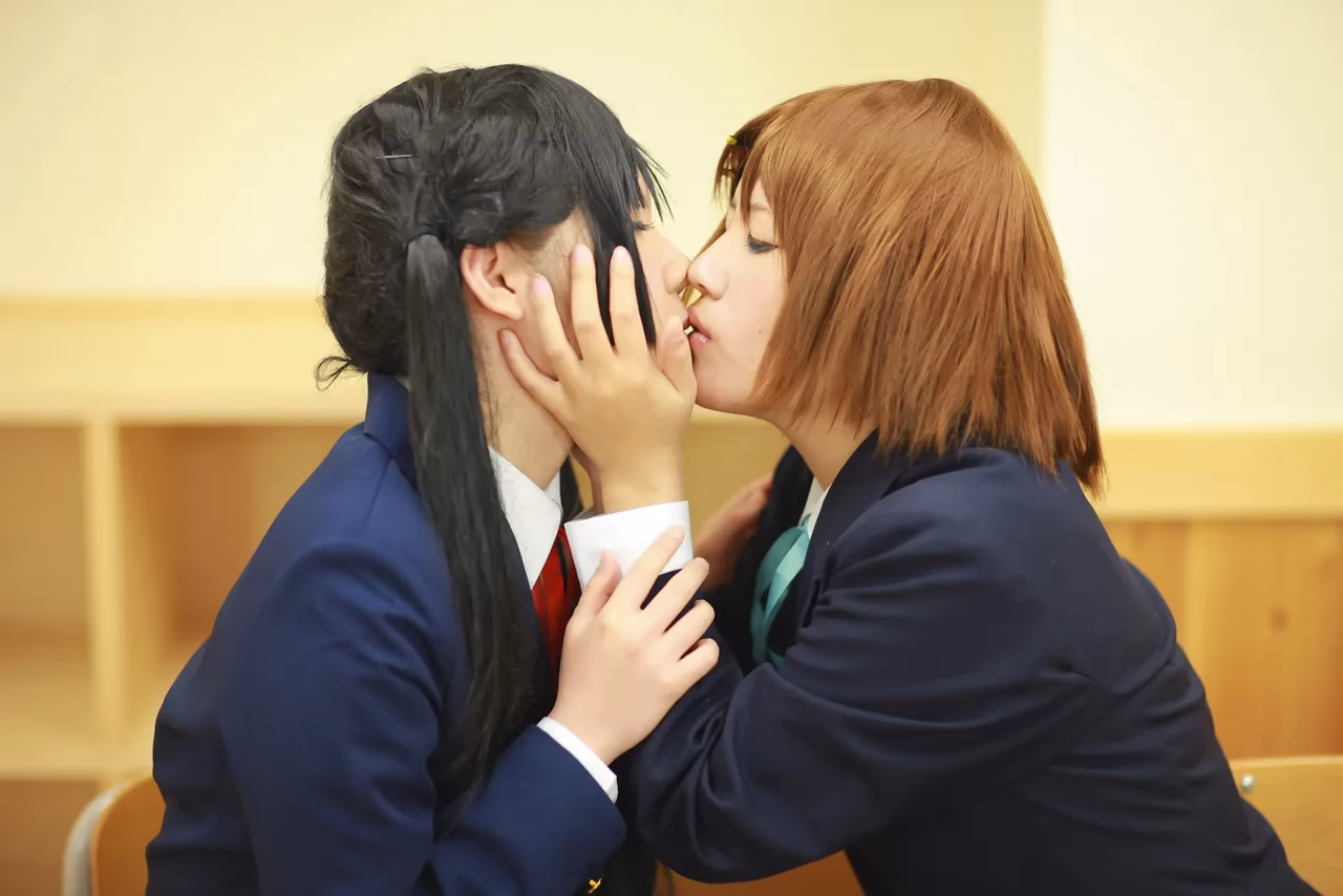 Tanaka Mana as Azusa Nakano and Yui Hirasawa — cosplay photo 44 of 498