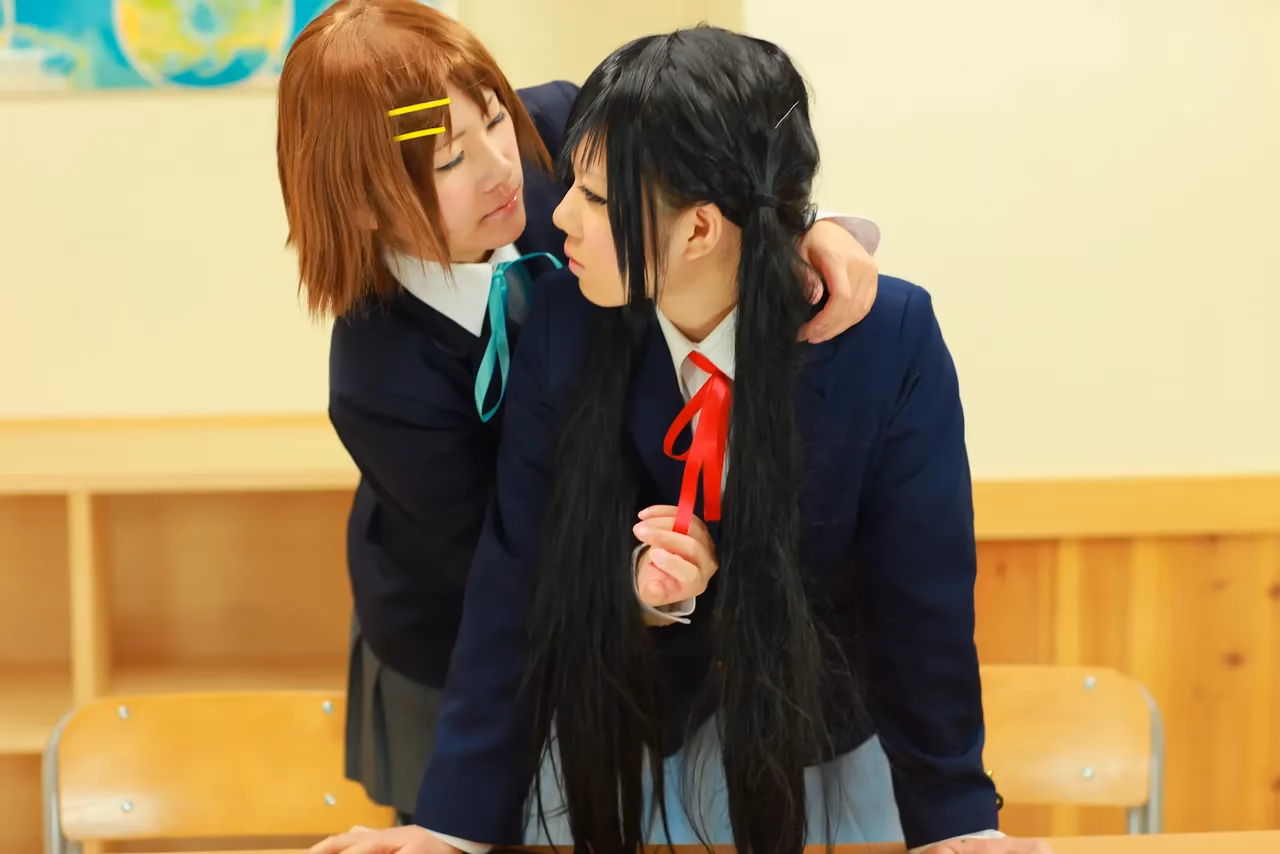 Tanaka Mana as Azusa Nakano and Yui Hirasawa — cosplay photo 69 of 498
