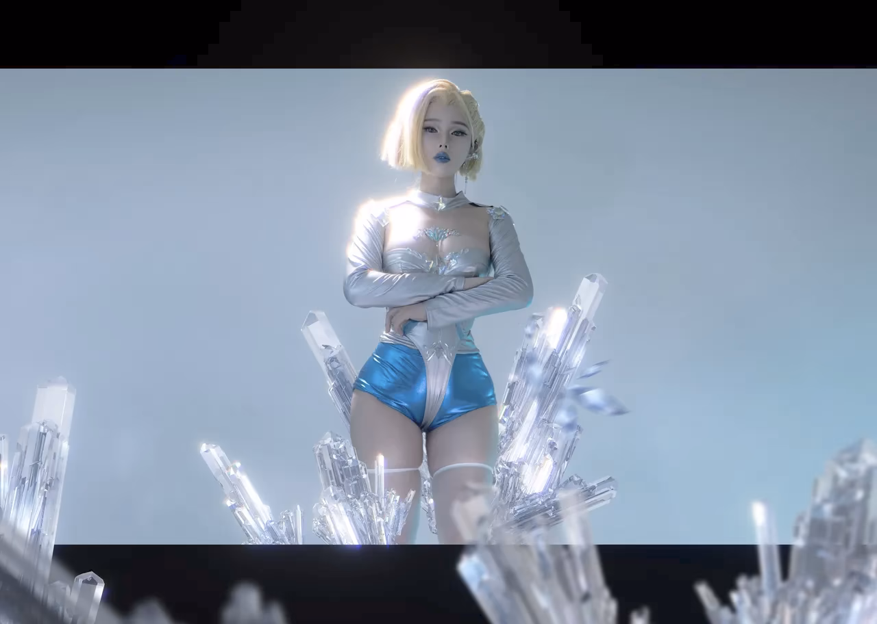 TiTi as Emma Frost — cosplay photo 12 of 73