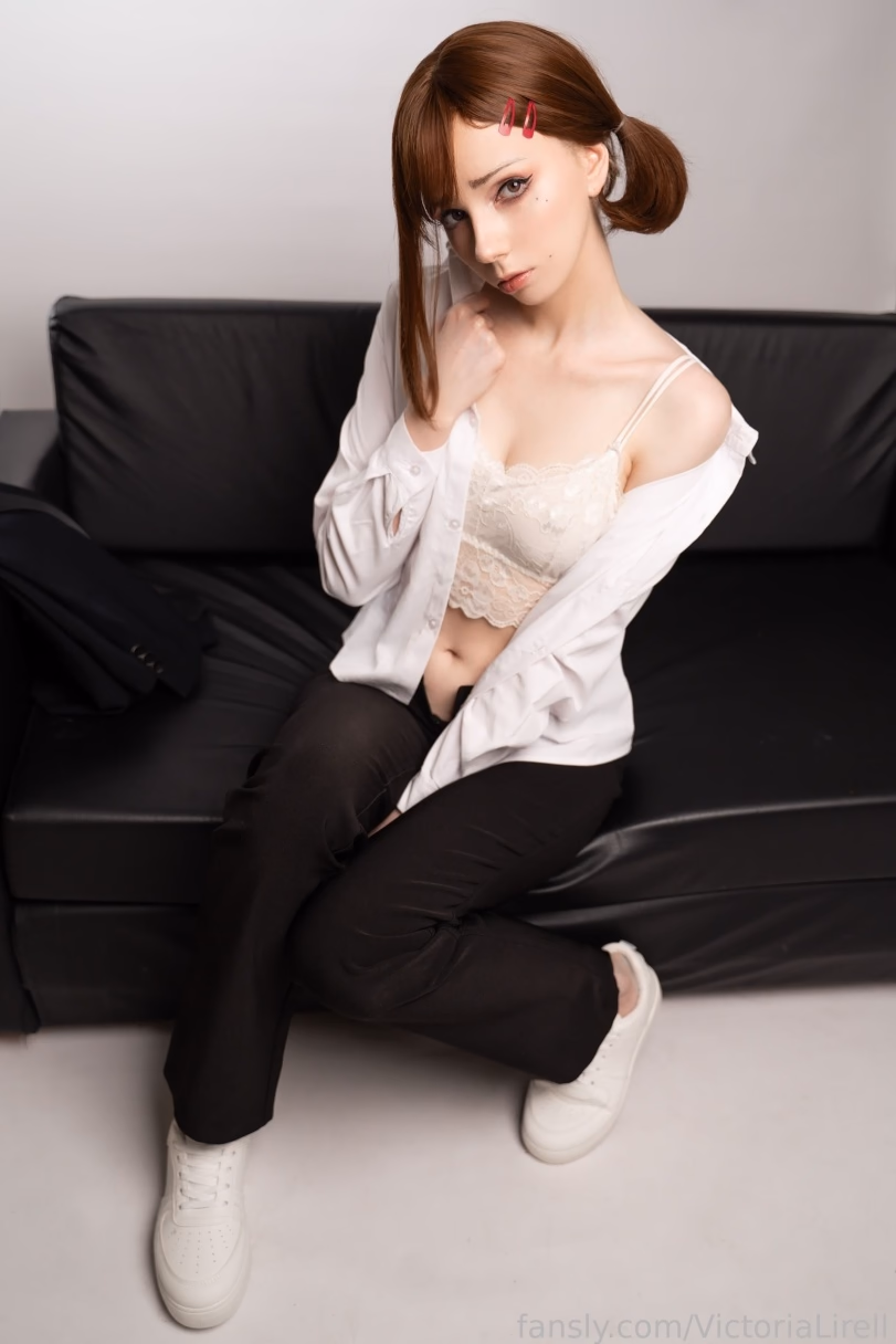 Victoria Lirell as Kobeni Higashiyama — cosplay photo 7 of 8