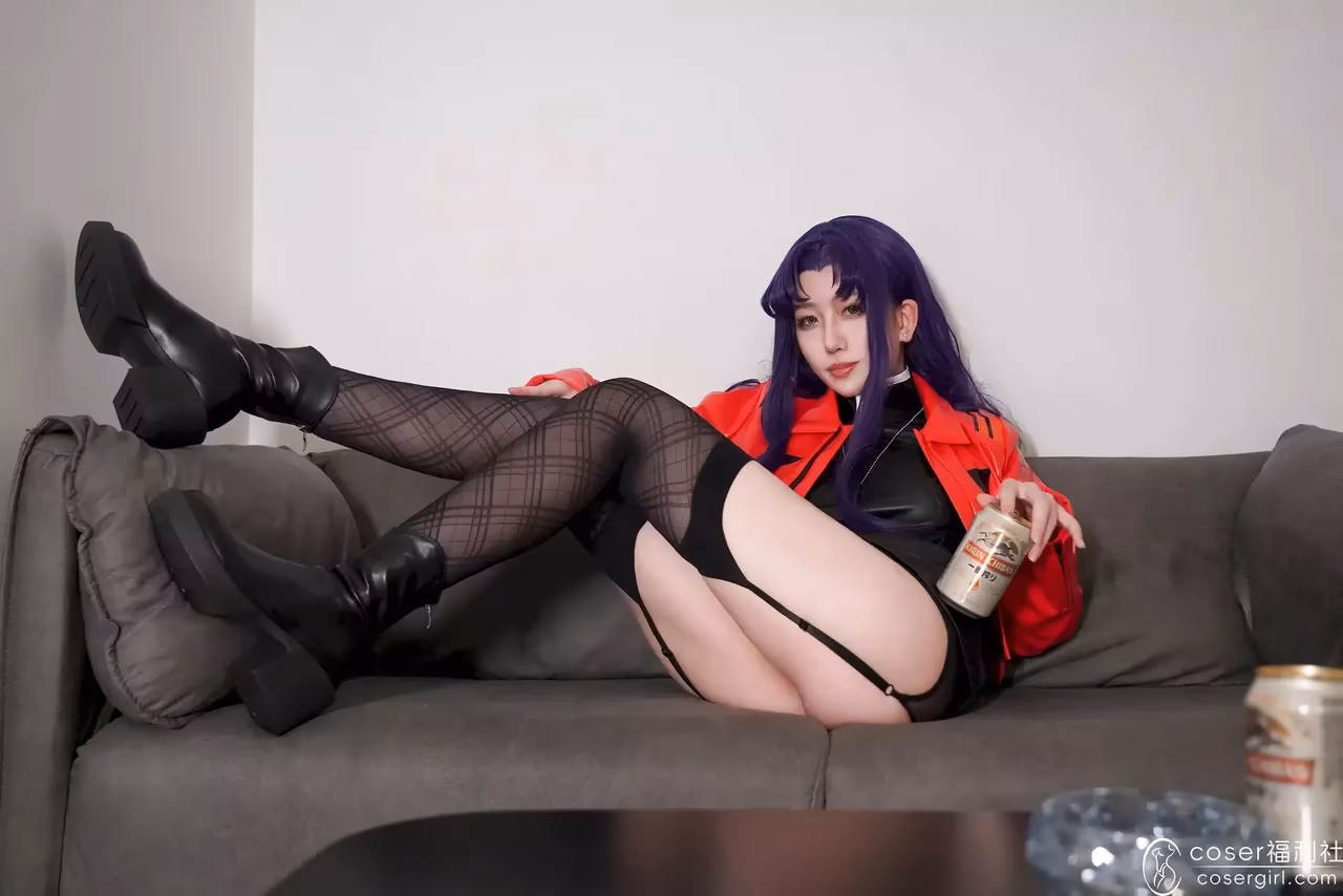Walküre as Misato Katsuragi — cosplay photo 37 of 40