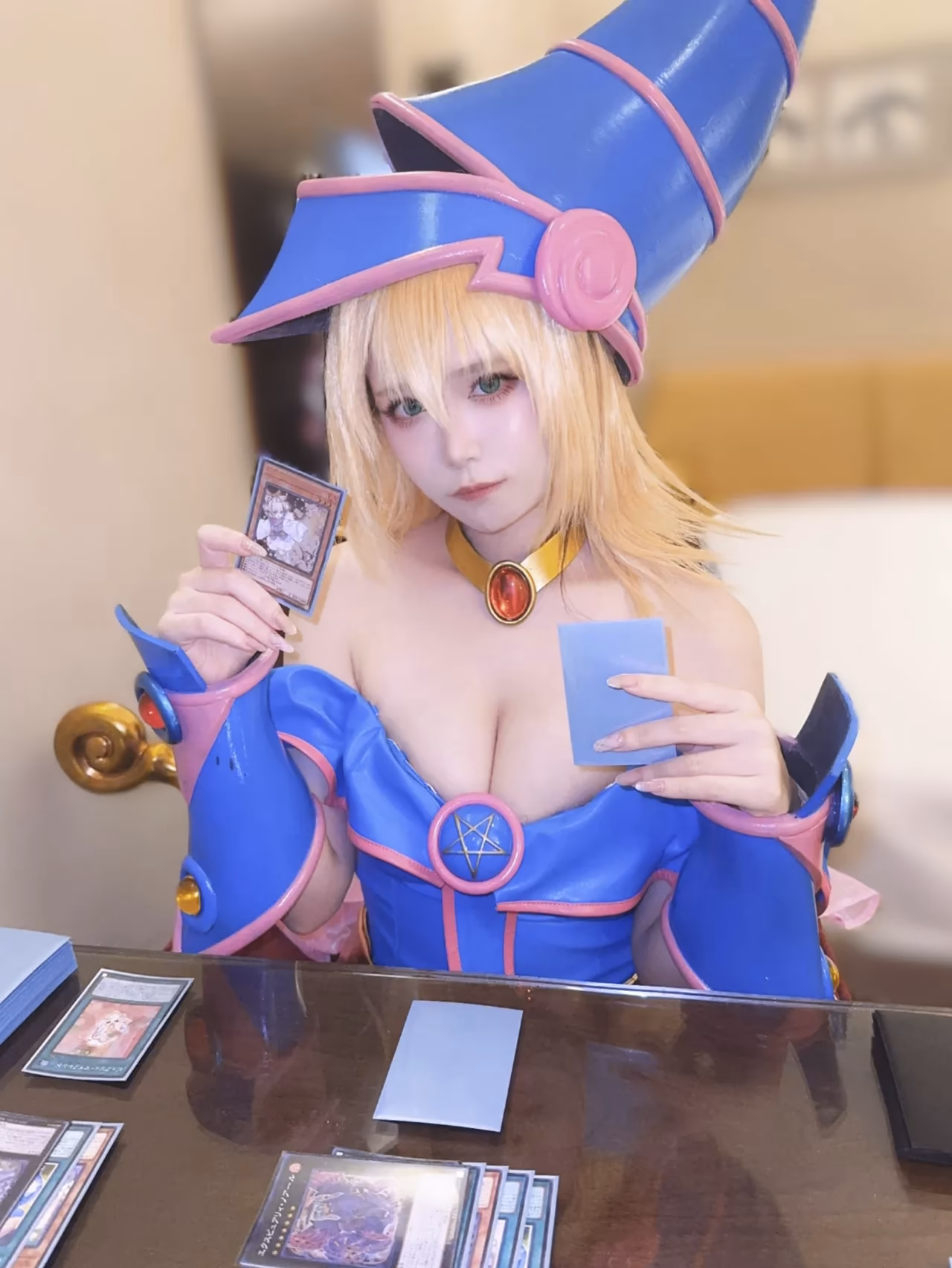 Yomiya as Dark Magician Girl — cosplay photo 24 of 31
