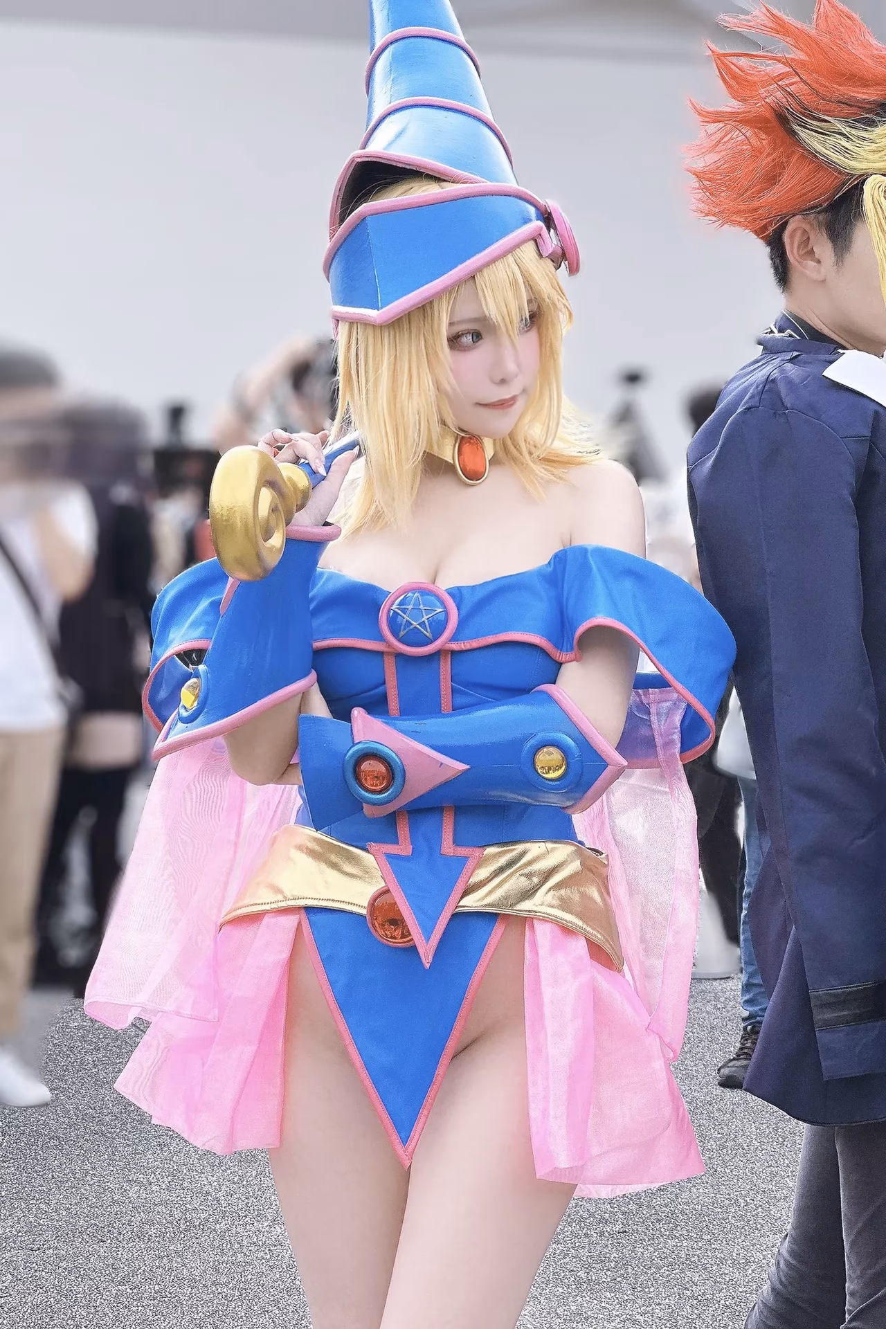Yomiya as Dark Magician Girl — cosplay photo 27 of 31