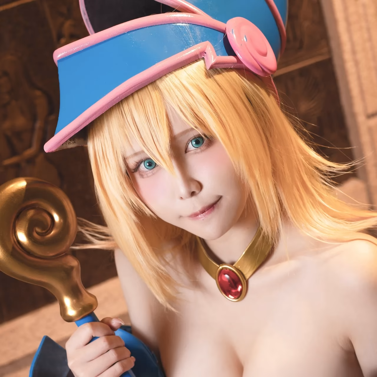 Yomiya as Dark Magician Girl — cosplay photo 30 of 31