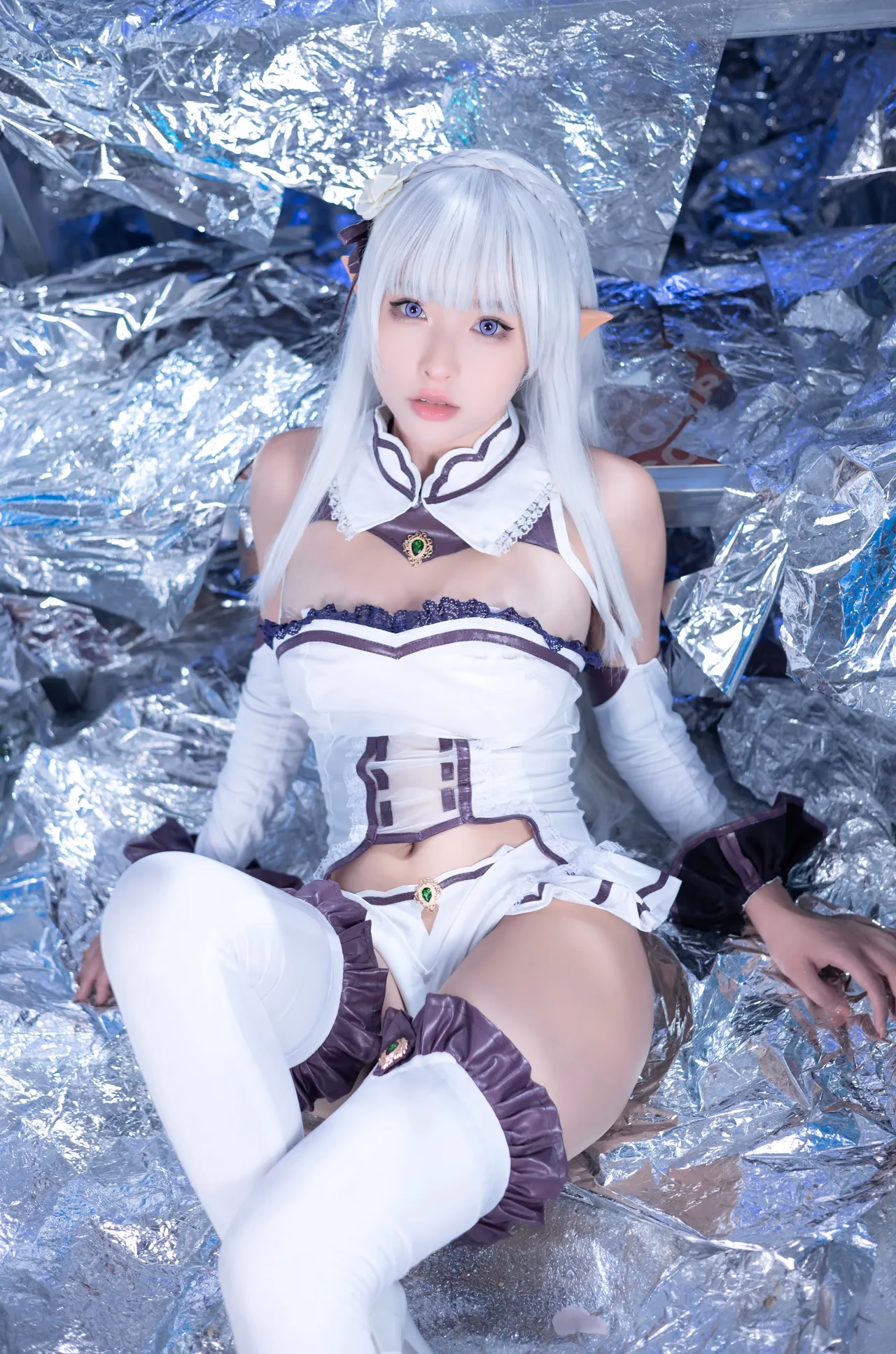 Yuno Shimizu as Emilia — cosplay photo 29 of 41