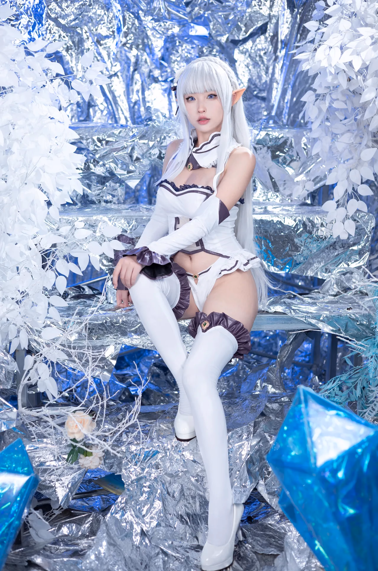 Yuno Shimizu as Emilia — cosplay photo 35 of 41