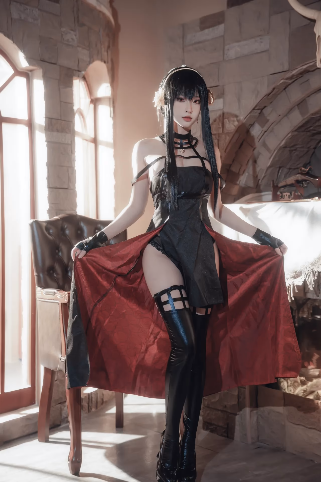 Yuno Shimizu as Yor Forger — cosplay photo 17 of 30