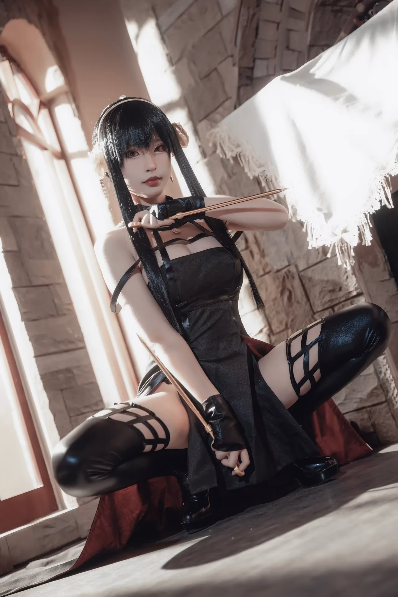 Yuno Shimizu as Yor Forger — cosplay photo 18 of 30
