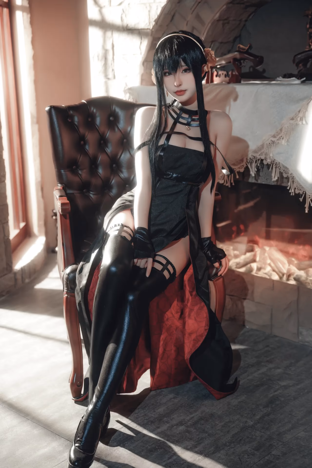 Yuno Shimizu as Yor Forger — cosplay photo 3 of 30
