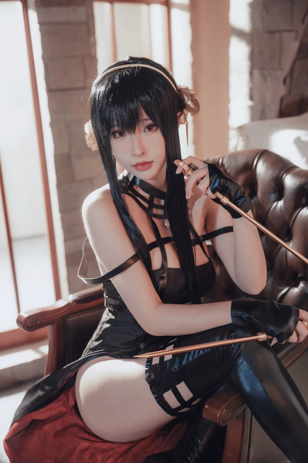 Yuno Shimizu as Yor Forger — cosplay photo 8 of 30