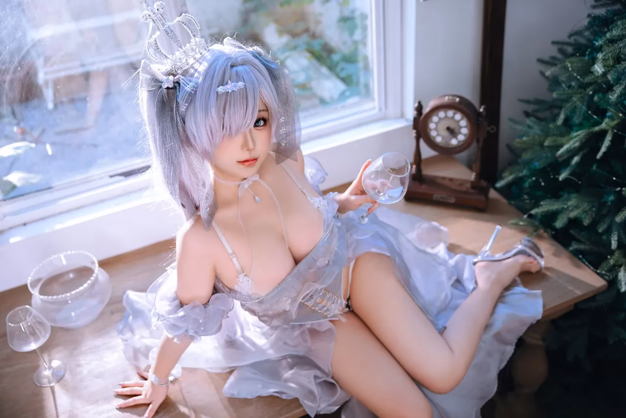 Zhuimingyou as Cinderella (Anachiro) — cosplay photo 12 of 42