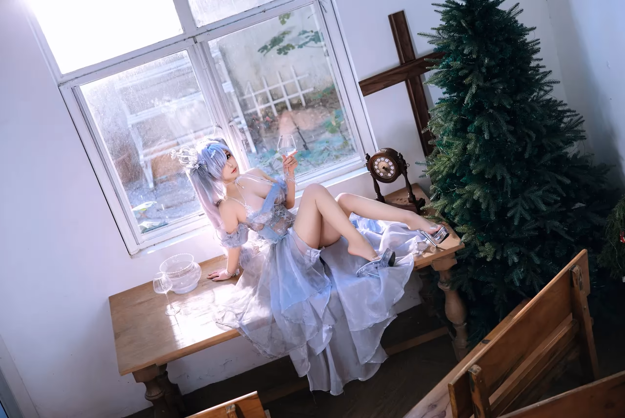 Zhuimingyou as Cinderella (Anachiro) — cosplay photo 19 of 42